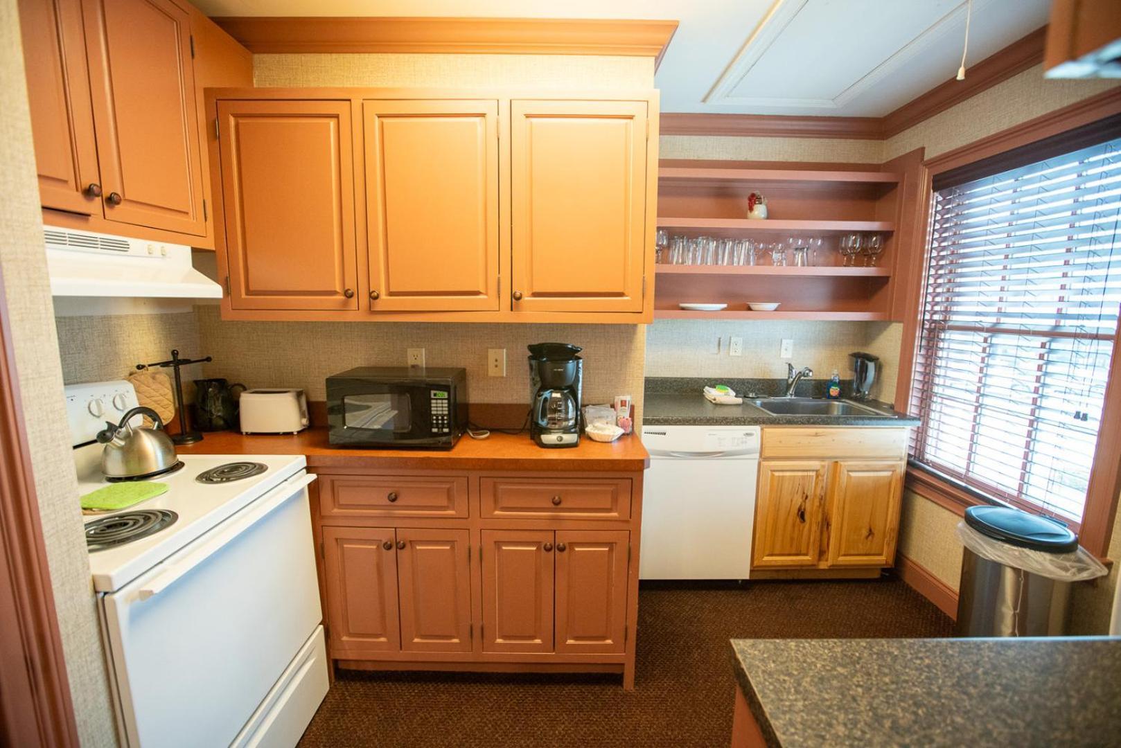وايت سولفور سبرينغز Howard'S Creek Inn المظهر الخارجي الصورة